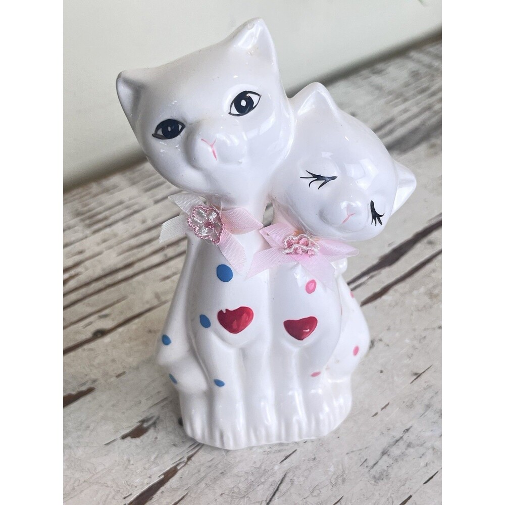 Vintage MCM Charming Ceramic Siamese Cat Hand Painted Cat Couple In Love 6”